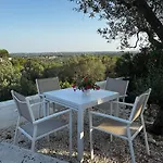 Voliera אוסטוני