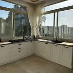 וילה Voliera